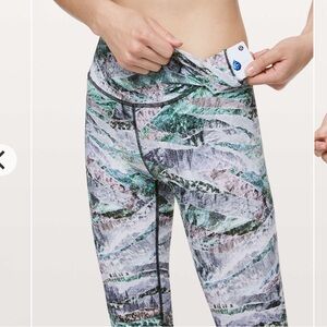 Lululemon Wunder Under High-Rise
Tight 25" *Full-On Luxtreme
Springscape Multi